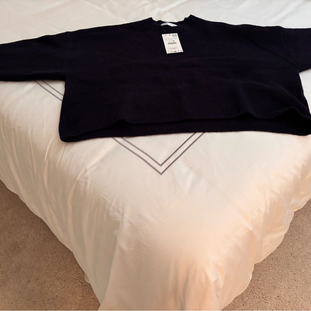 Elegant Deep Navy Knit Sweater
